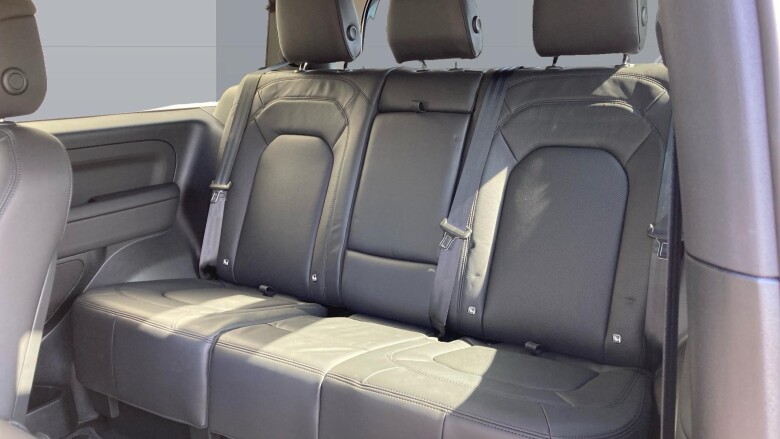 Land Rover Defender 3.0 D250 X-Dynamic HSE 90 3dr Auto Diesel Estate